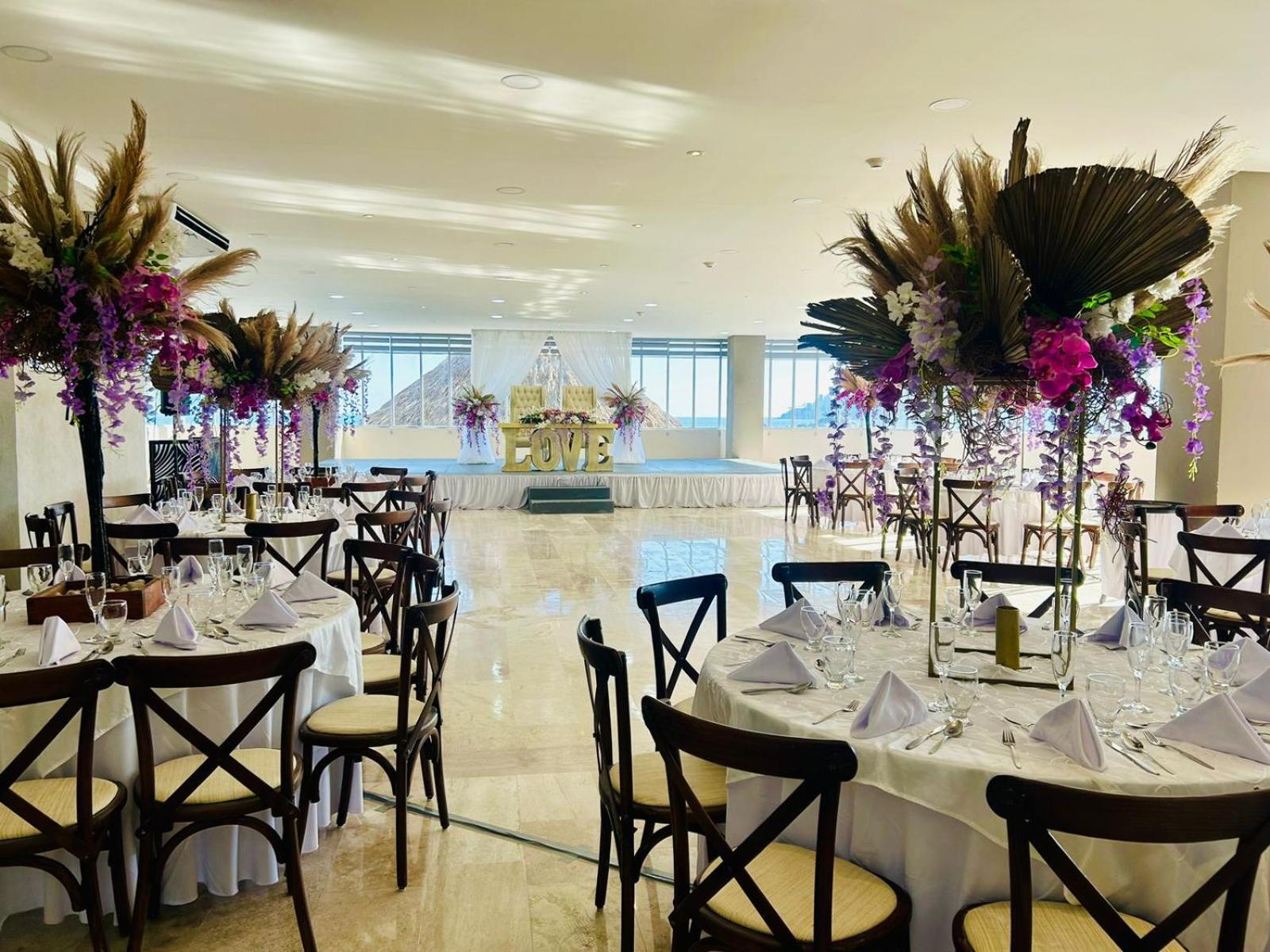 Ritz Acapulco All Inclusive Екстериор снимка A wedding reception at the Four Seasons Hotel, Mexico City