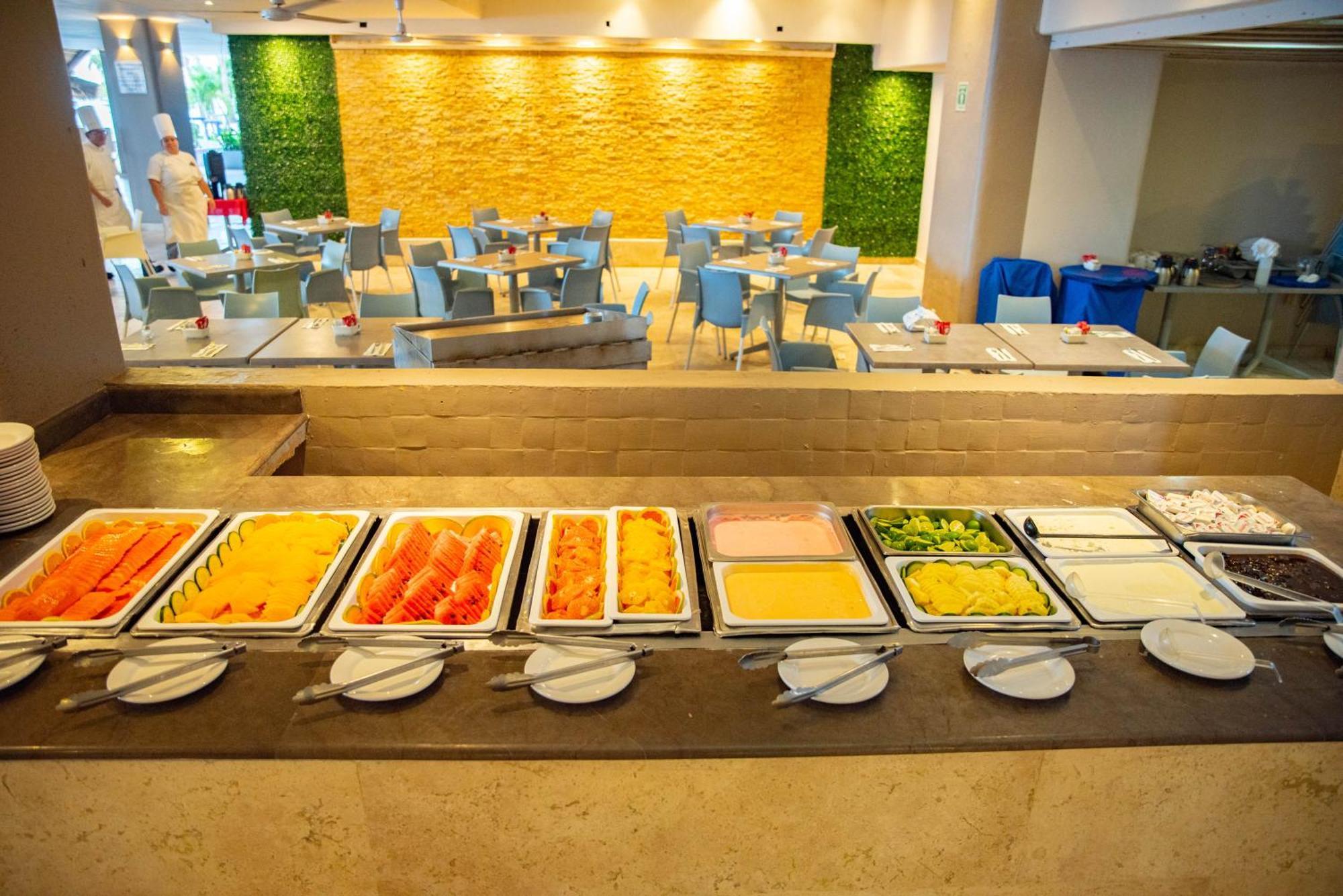 Ritz Acapulco All Inclusive Екстериор снимка A buffet at a hotel